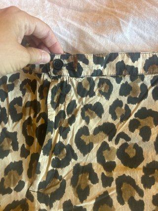 Pantalon fino de estampado leopardo