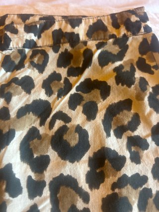 Pantalon fino de estampado leopardo