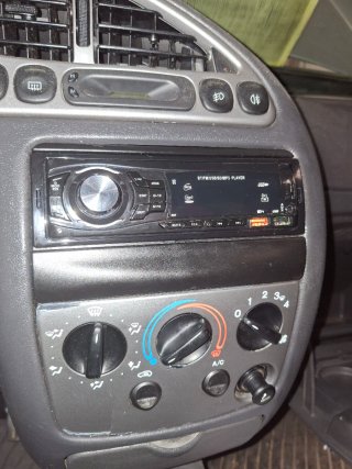 Radio de Cuadro central Ford Fiesta MK4