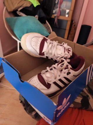 Zapatillas Adidas.
