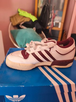 Zapatillas Adidas.