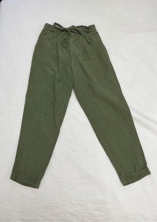 Pantalón verde Talla XS