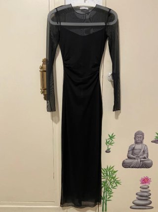 Vestido de mangas larga transparente