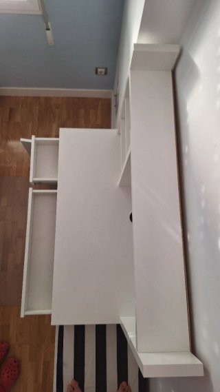 Escritorio Micke Ikea con estantería