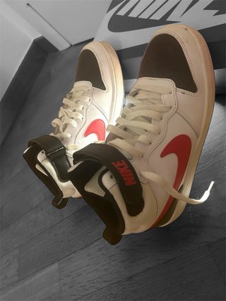 Nike mid