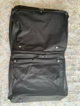 Porta trajes negro Saturn