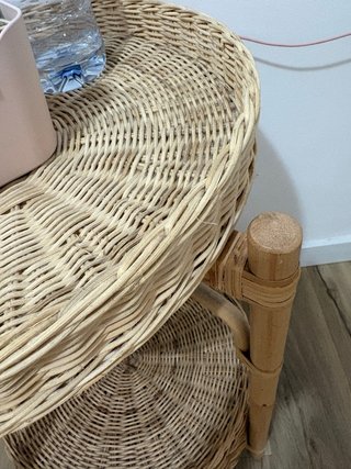 Dos mesillas de ikea