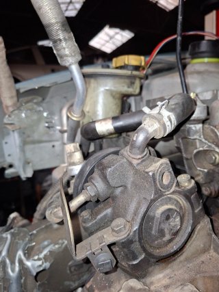 Bomba Dirección asistida Ford Fiesta MK4