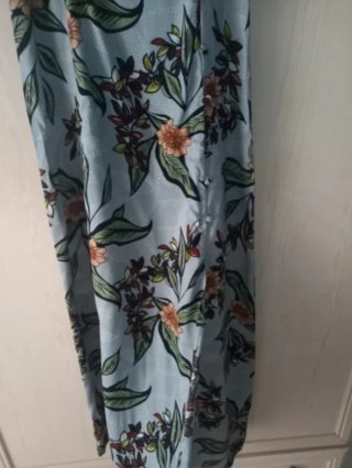 Vestido largo con flores azul celeste