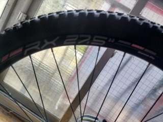 Bicicleta wolfbike negra y rosa