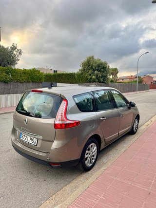 Renault Grand Scenic 2013