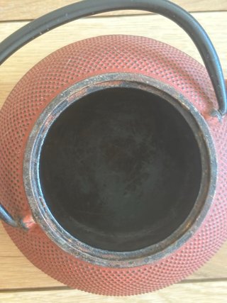 Tetera de hierro fundido japonesa