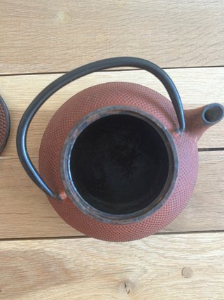 Tetera de hierro fundido japonesa