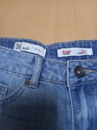 Pantalon corto con puntilla