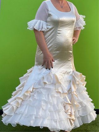 Traje de flamenca talla 46-48-50 elastica de raso
