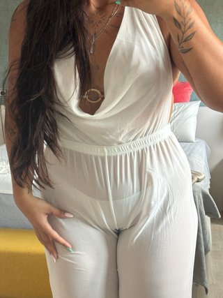 Mono escotado perfecto para verano y festivales.