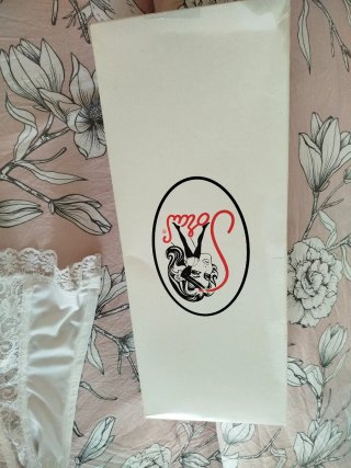 Corset blanco y tanga sin estrenar