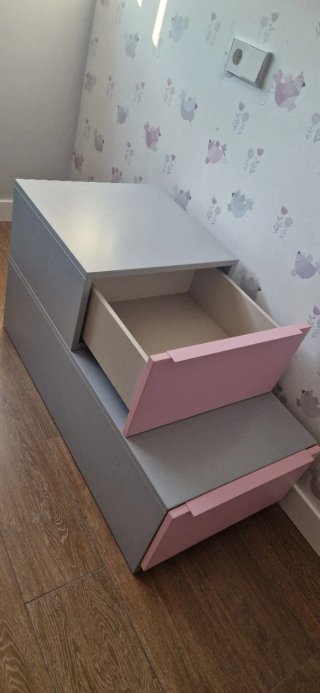 Cajonera escalera de madera