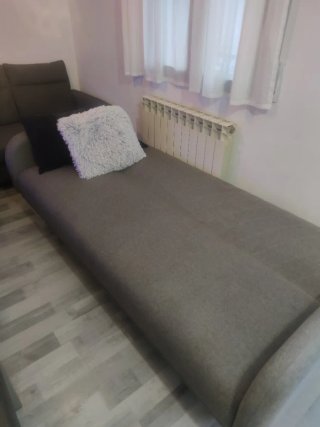 Sofá cama JYSK,2,00x70x1'10m.abierto