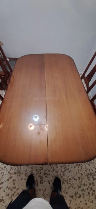 Conjunto mesa de comedor y 4 sillas