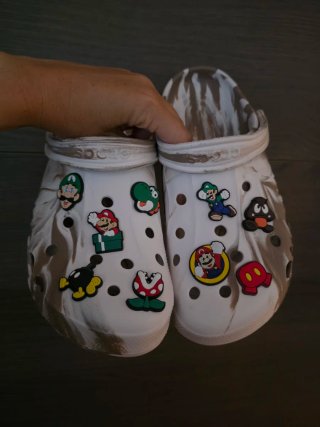 Crocs  42-43 (27 cm), nuevos