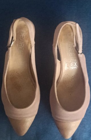 Zapato de tacón rosa mujer
