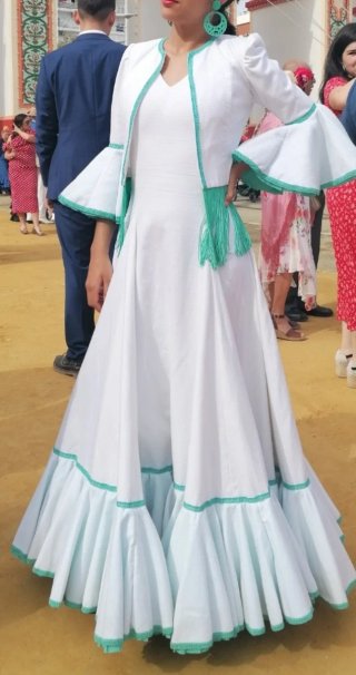 Traje de flamenca con chaqueta torera+regalo.