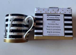 Taza de Porcelana Cristina Oria Inicial "V" (Nueva