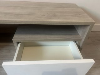 Estanteria comedor madera con pulsador