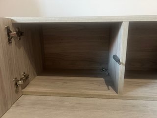 Estanteria comedor madera con pulsador