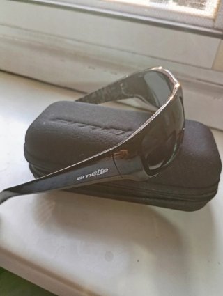 Gafas de sol ARNETTE prácticamente nuevas