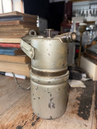Antiguo candil minero carburo