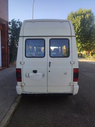 Nissan Trade 1990