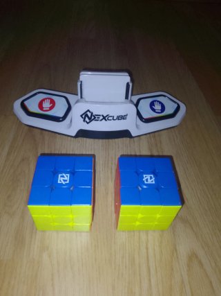 Cubos de Rubik y medidor de tiempo