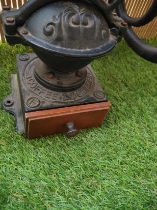 Molinillo antiguo vintage