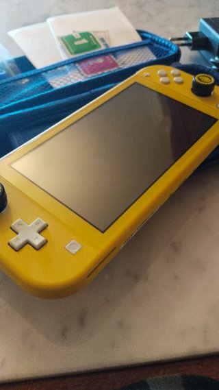 Nintendo Switch Lite Amarilla