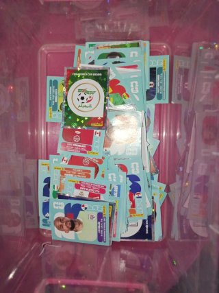 Se cambian cromos de fútbol de fifa