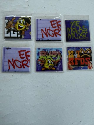 cromos adhesivos de la mítica colección Mensaffiti
