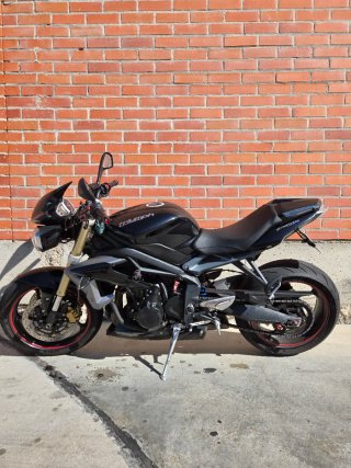 Moto Triumph Street Triple 675 S