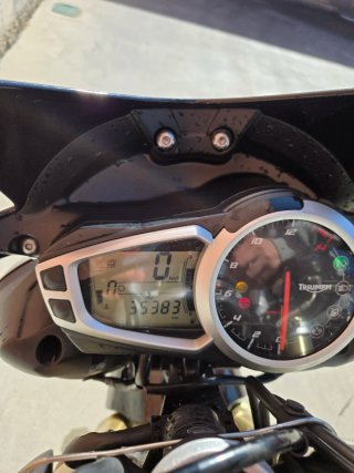 Moto Triumph Street Triple 675 S