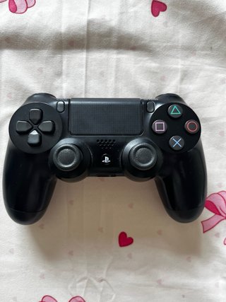 CONSOLA PS4 INCLUYE MANDO Y CABLES
