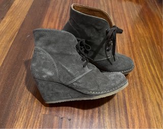botines verdes de ante. talla 35.5