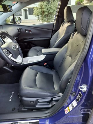 Toyota Prius 2017, solo 84.000km, garantía oficial