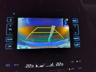 Toyota Prius 2017, solo 84.000km, garantía oficial