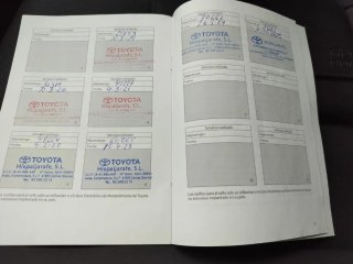 Toyota Prius 2017, solo 84.000km, garantía oficial