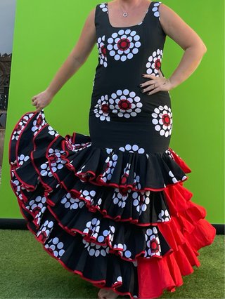 Traje de flamenca negro talla 44-46