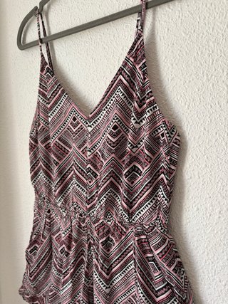 Mono corto tirantes estampado geométrico. Talla S