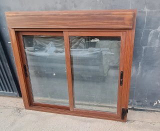 Ventana Aluminio Color Madera Climalit y Persiana
