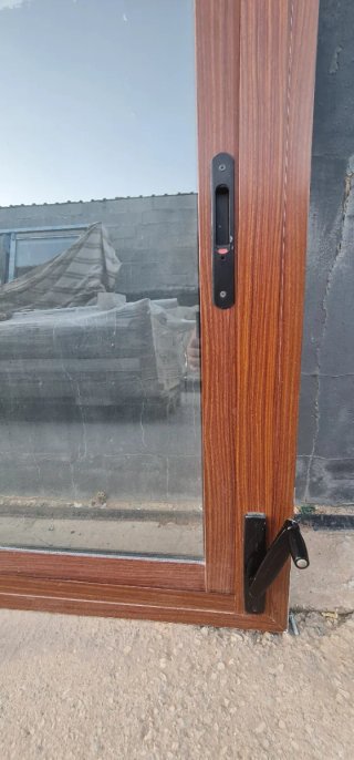 Ventana Aluminio Color Madera Climalit y Persiana