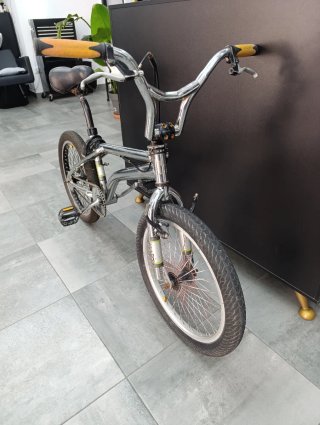 BMX plateada